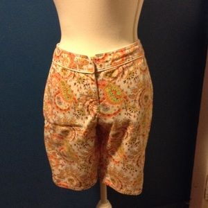 Bermuda shorts. Size 4
