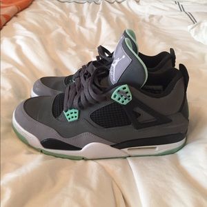 Air Jordan 4 Retro Green Glow