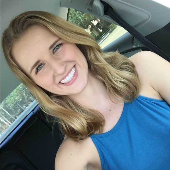 Meet your Posher, Alexis - Picture 1 of 1