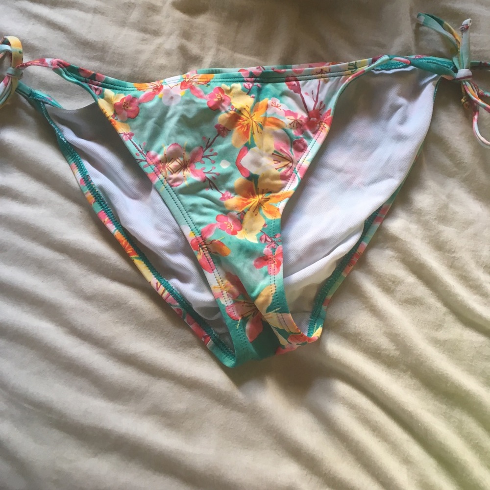 Floral bikini bottom