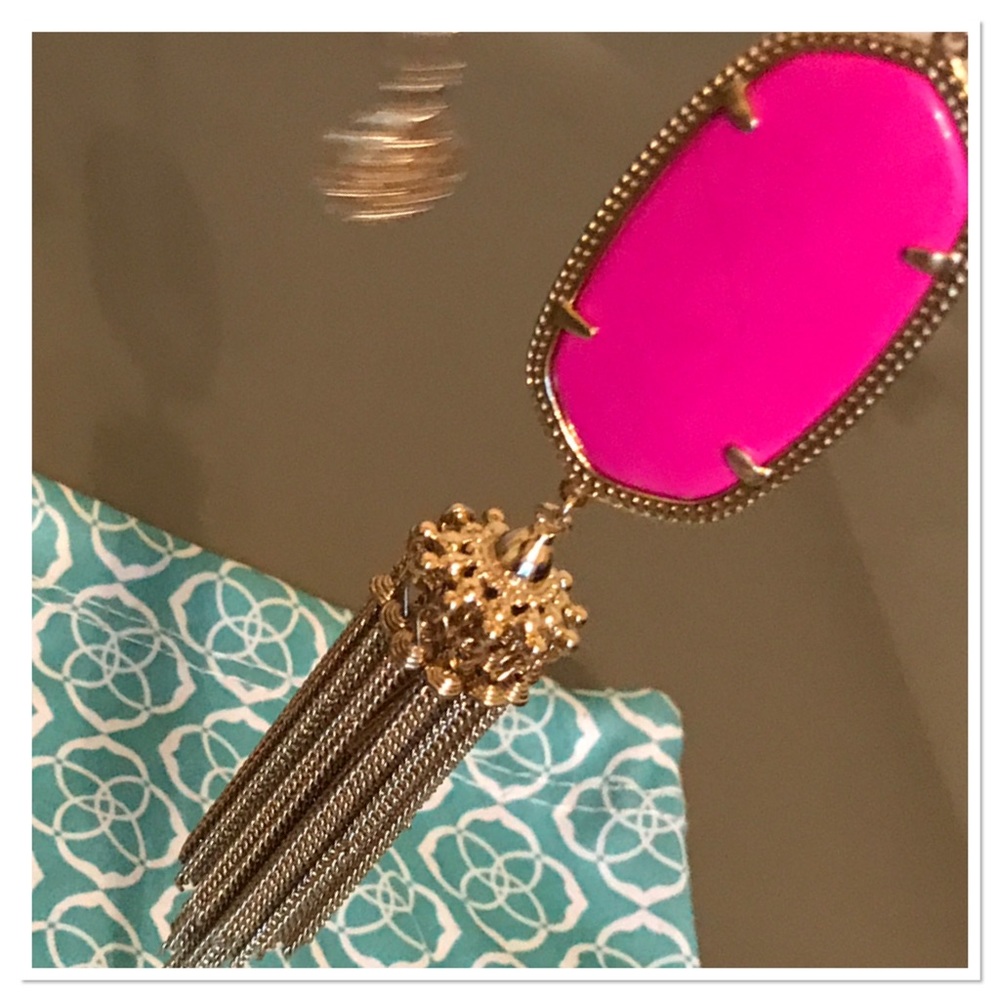 Kendra Scott Rayne Necklace In Magenta
