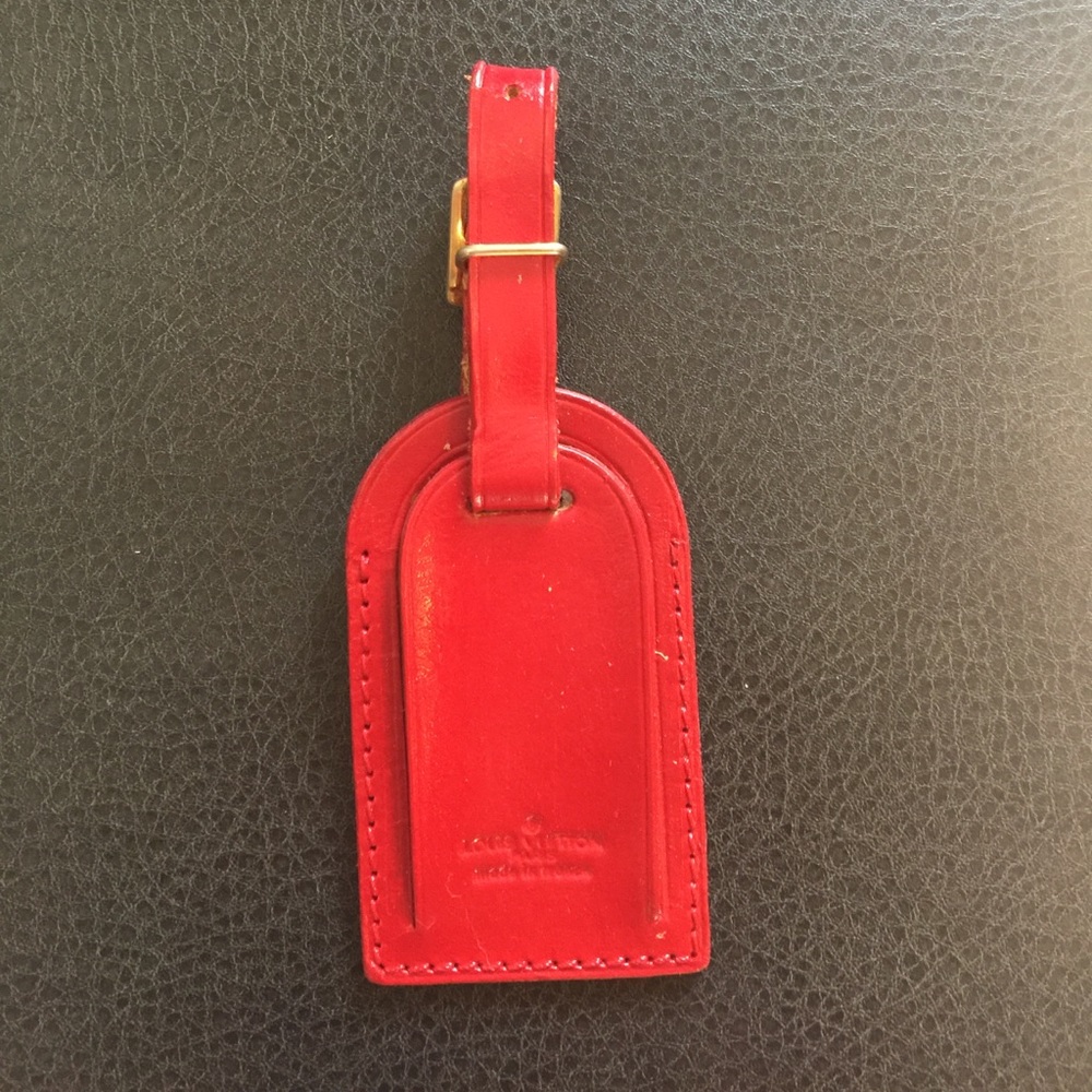LV tag painted red!