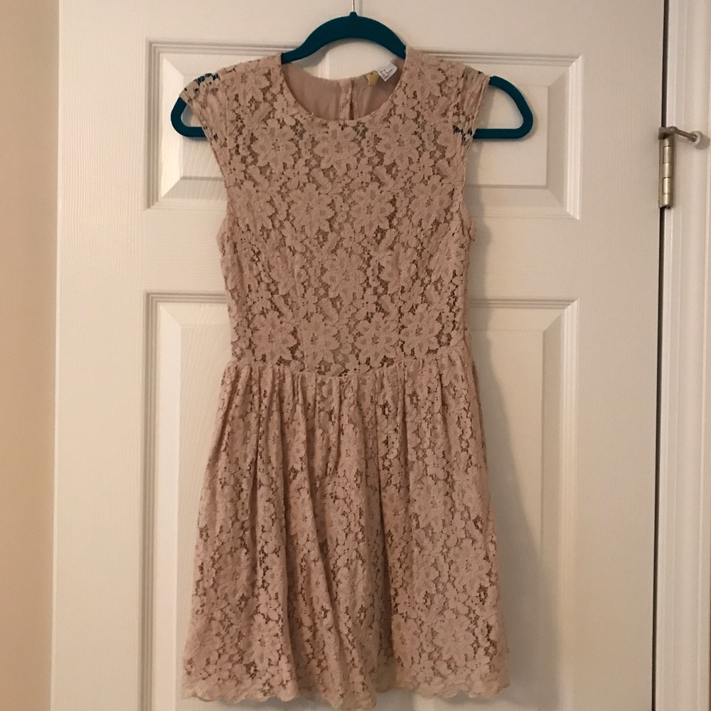 H&M Lace Short Sleeved Dress