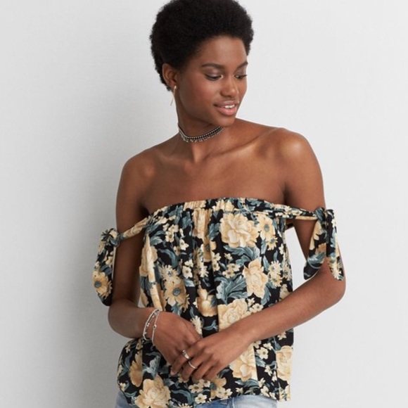 American Eagle Outfitters Tops - AEO off the shoulder top