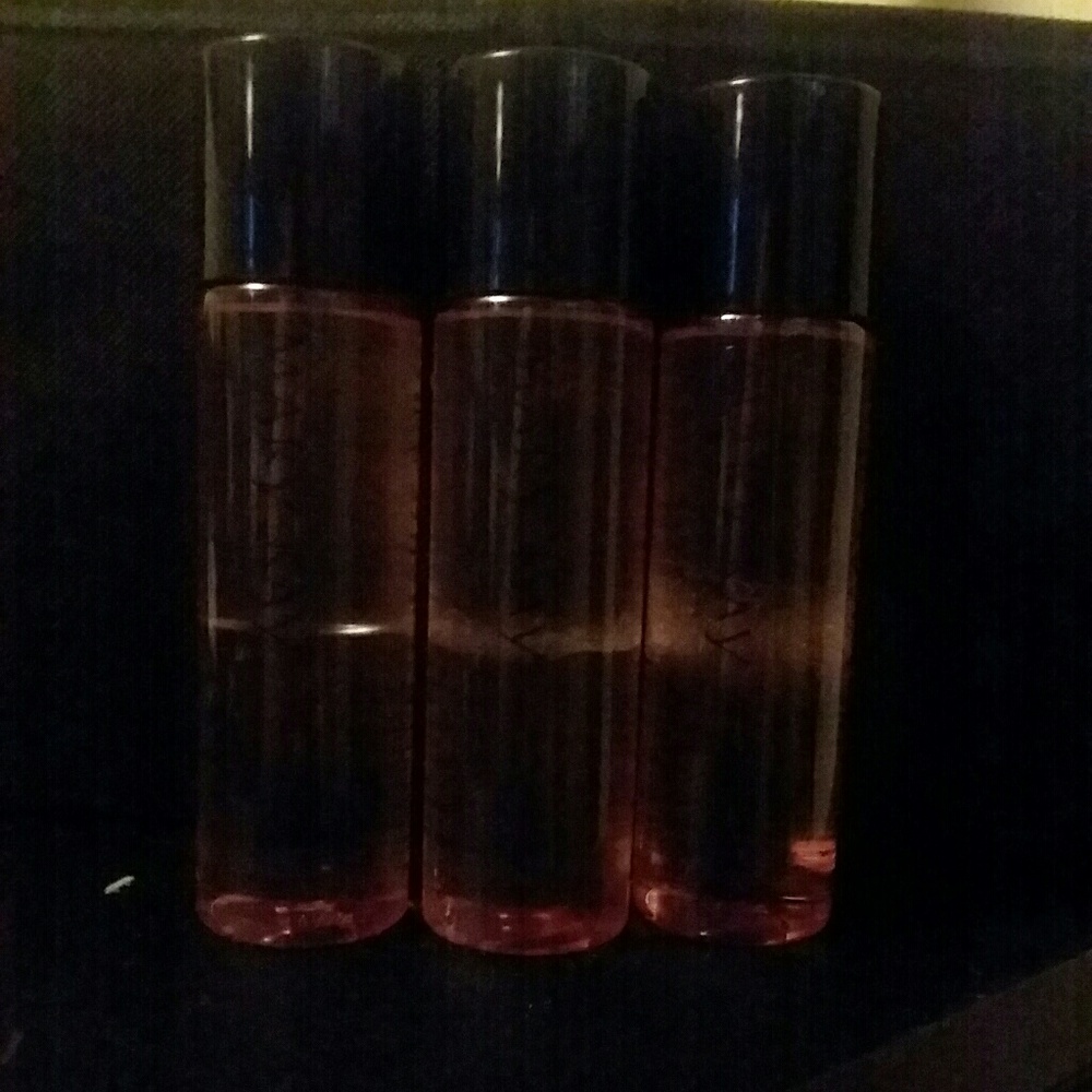 Mk eye makeup remover