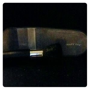 Mk mineral foundation brush