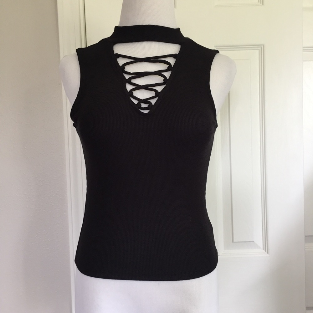 🌺 Criss Cross Choker Tank - Picture 2 of 3