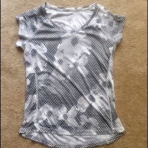 💥price drop💥Nike Epic dri fit tee. Size S