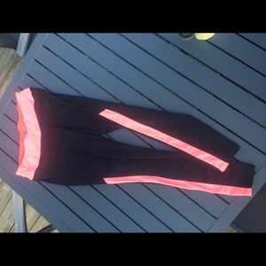 Black and pink workout leggings