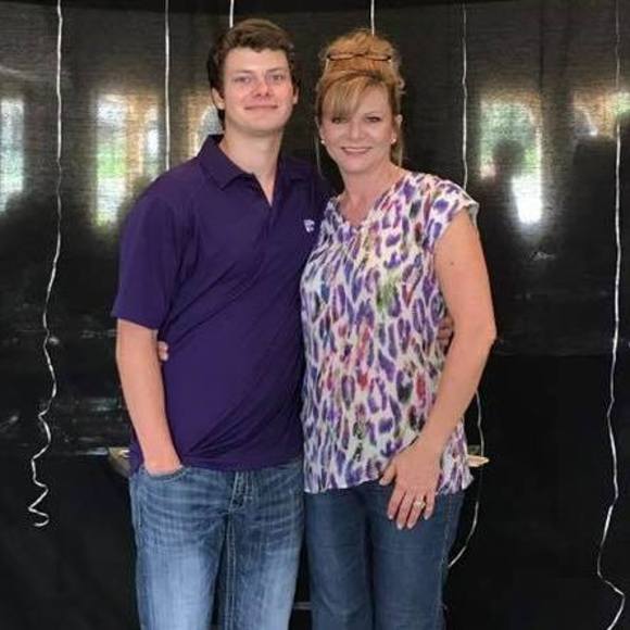 Meet your Posher, Chris - Picture 1 of 1