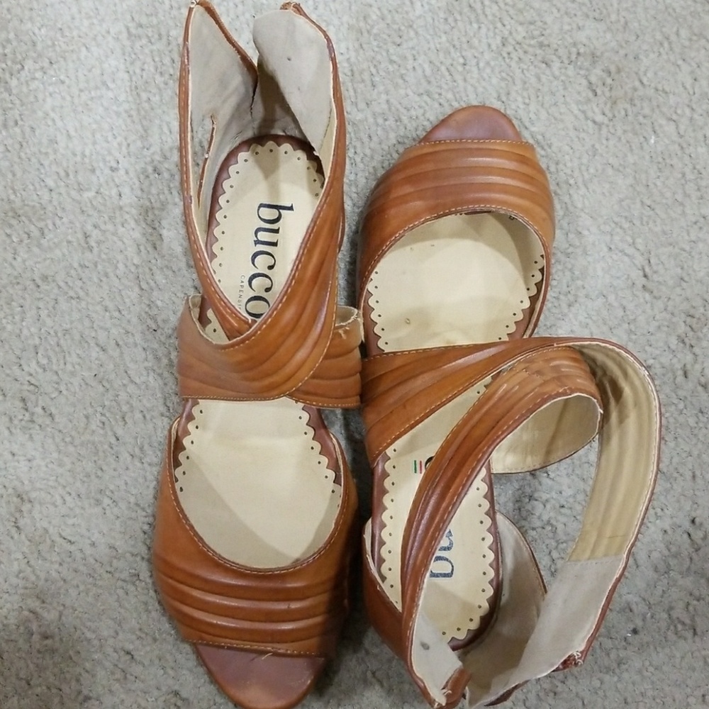 Sandal