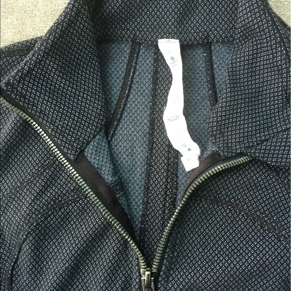 SALE 💕Lululemon Navy Define Jacket 2💕 - Picture 3 of 6