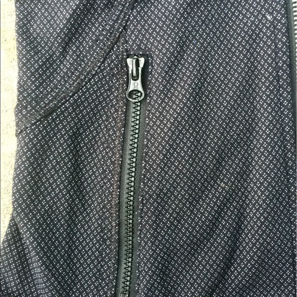 SALE 💕Lululemon Navy Define Jacket 2💕 - Picture 4 of 6