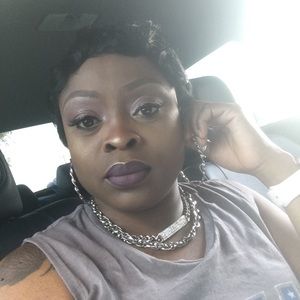 Meet your Posher, Fay