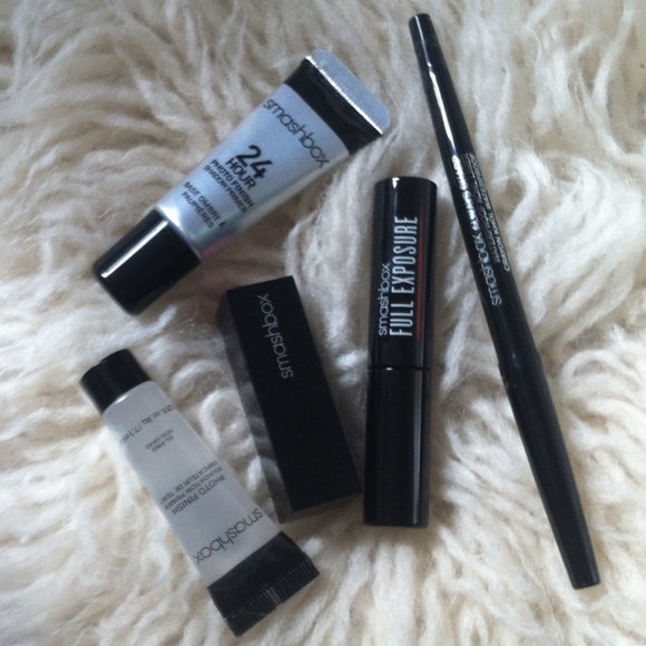 Smashbox Other - 🎉HP 6/26🎉 NWT Smashbox Bestsellers makeup kit