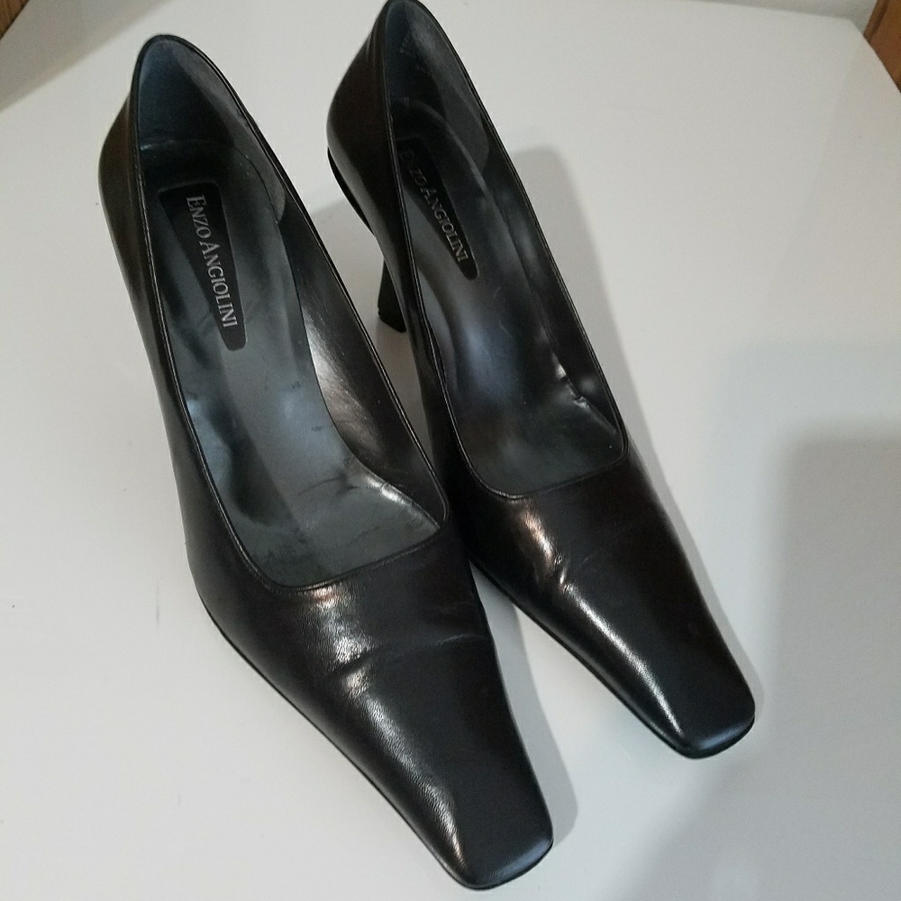 Enzo Angiolini Black Leather Pumps