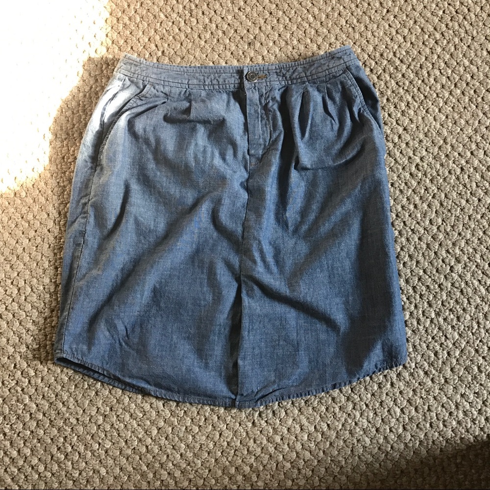 Banana Republic Chambray Skirt 🍌 Size 4💙