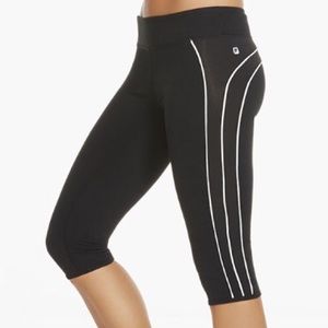 NWT Fabletics capri pant