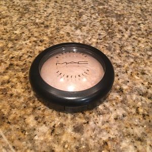 MAC Skinfinish