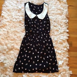 Adorable printed Peter Pan collar dress!
