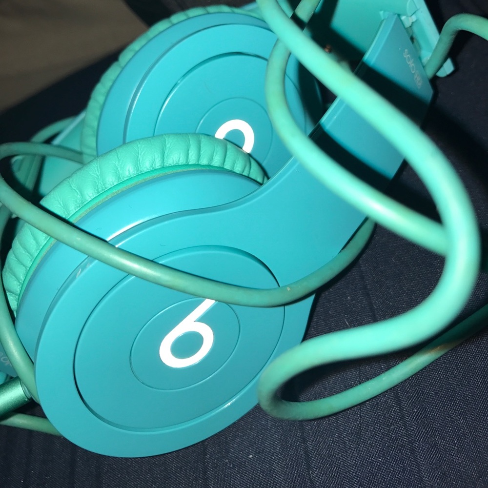 Turquoise beats