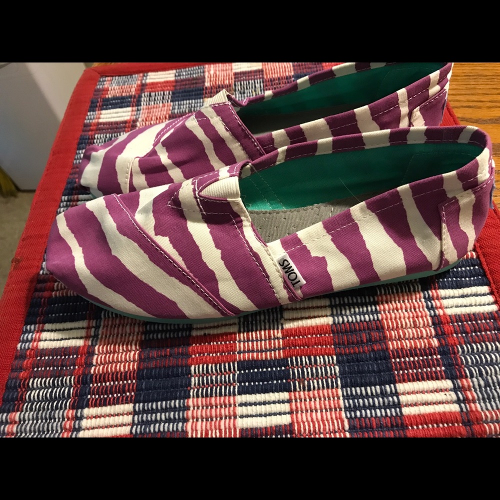NWOT Toms