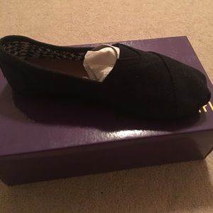 Madden Girl Gloriee slip ons