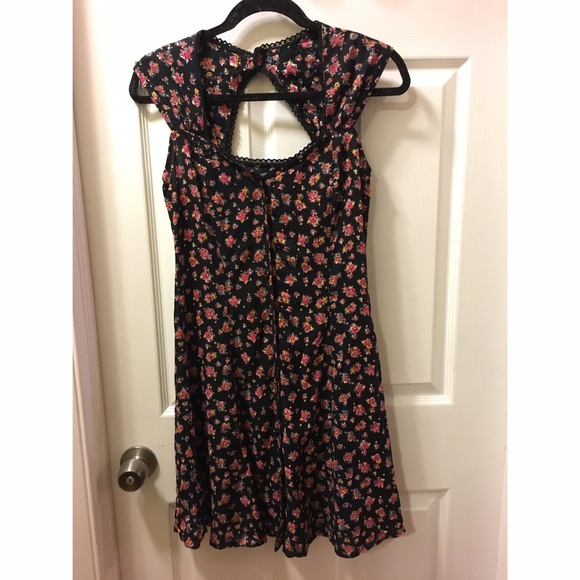 Floral button up dress - Picture 2 of 4