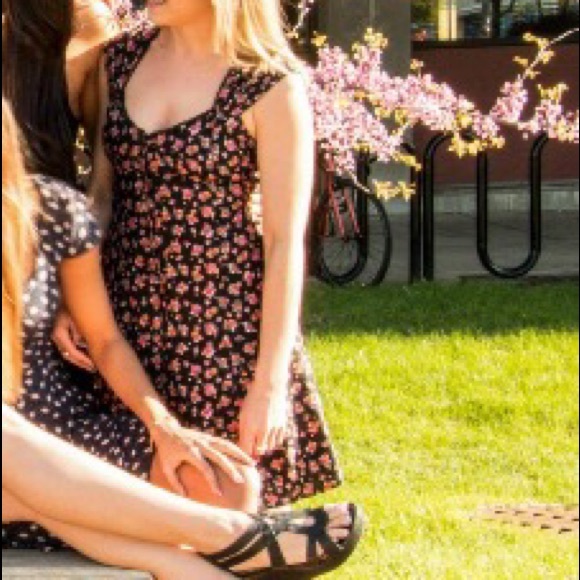 Floral button up dress - Picture 3 of 4