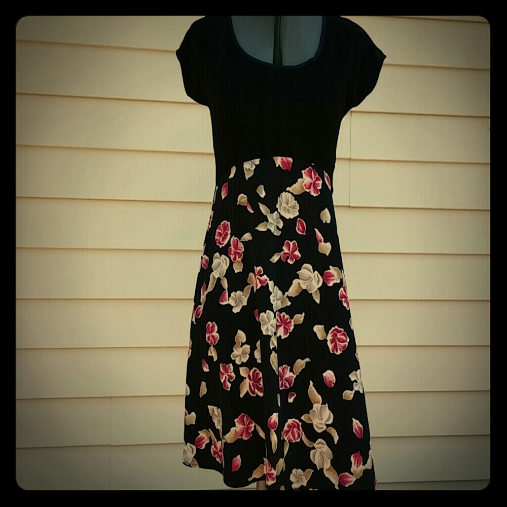 B. Bronson Black and Floral Dress Size 11