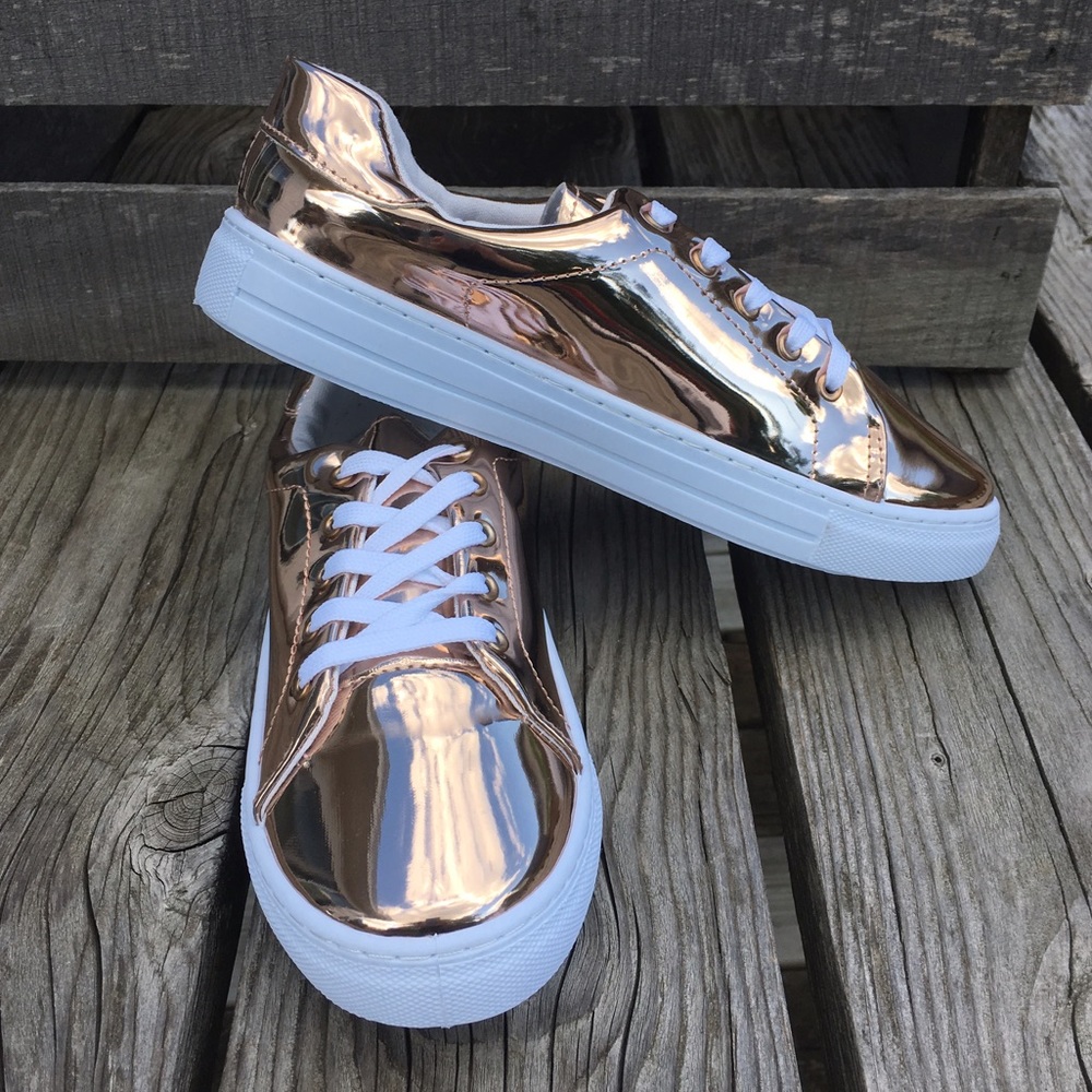 Qupid 6.5 Metallic RoseGold Sneakers! NEW! - Picture 1 of 9