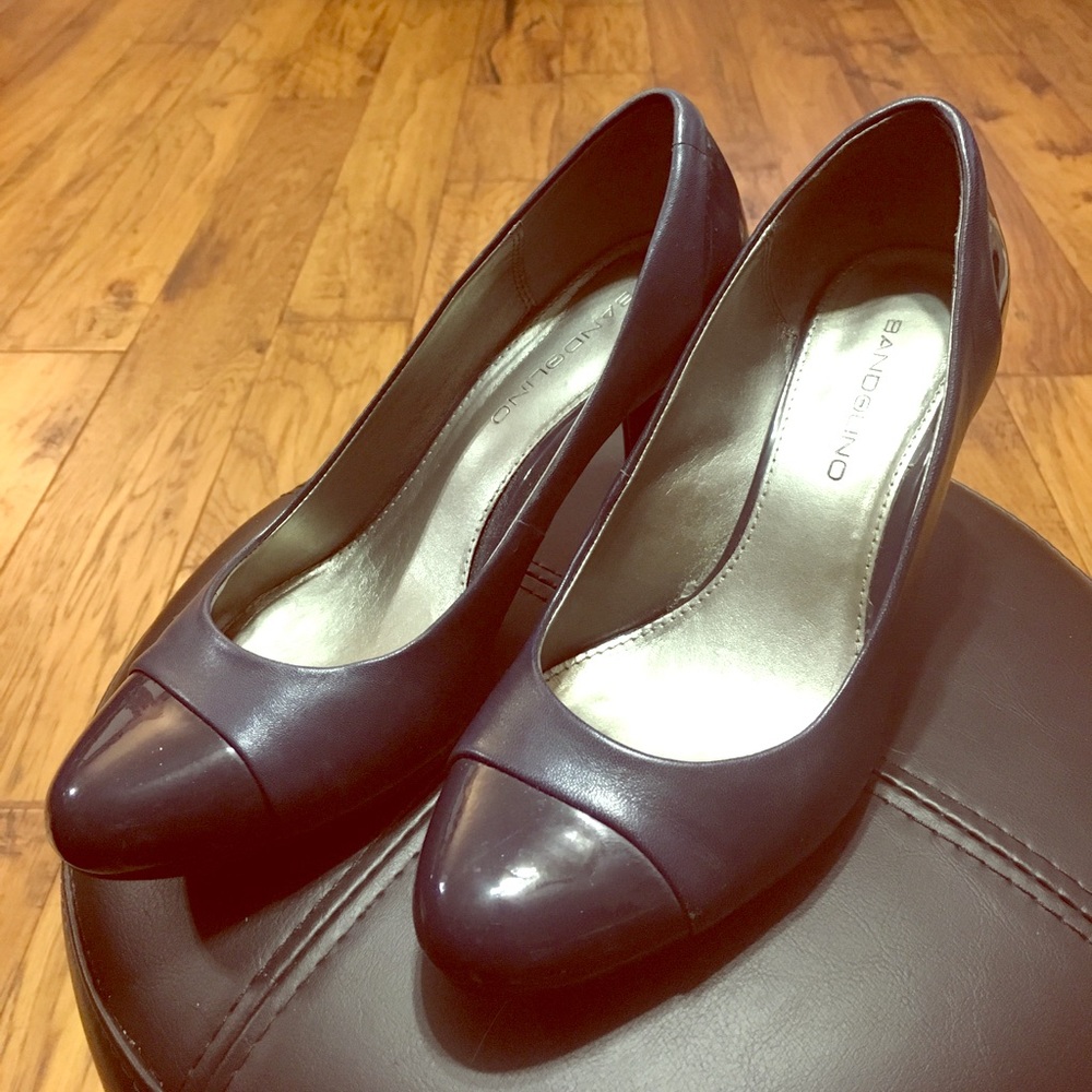 Like new almond toe stilettos 2 1/2" heels