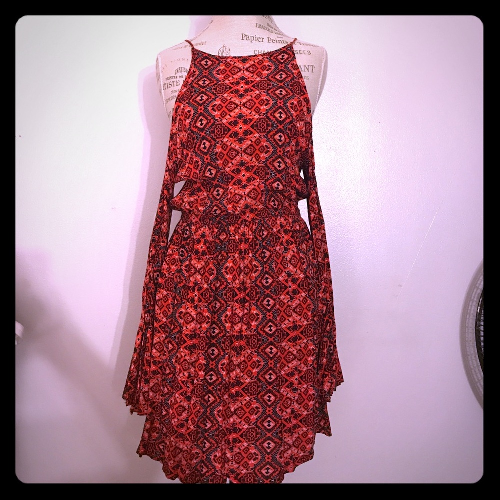 Abercrombie & Fitch cold shoulder dress