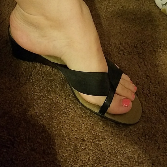 Slip on black Covergirl sandels - Picture 3 of 4