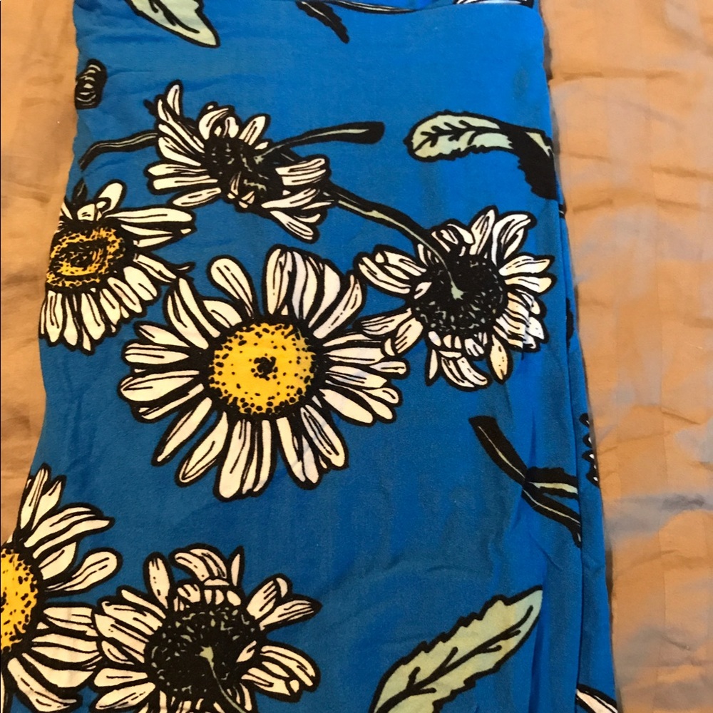 Lularoe T&C Unicorn Daisy Leggings