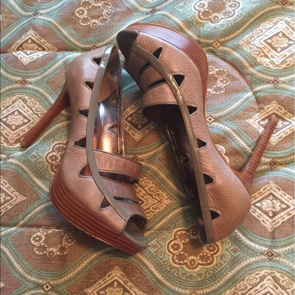 Calvin Klein size 8.5 excellent condition - Picture 3 of 5