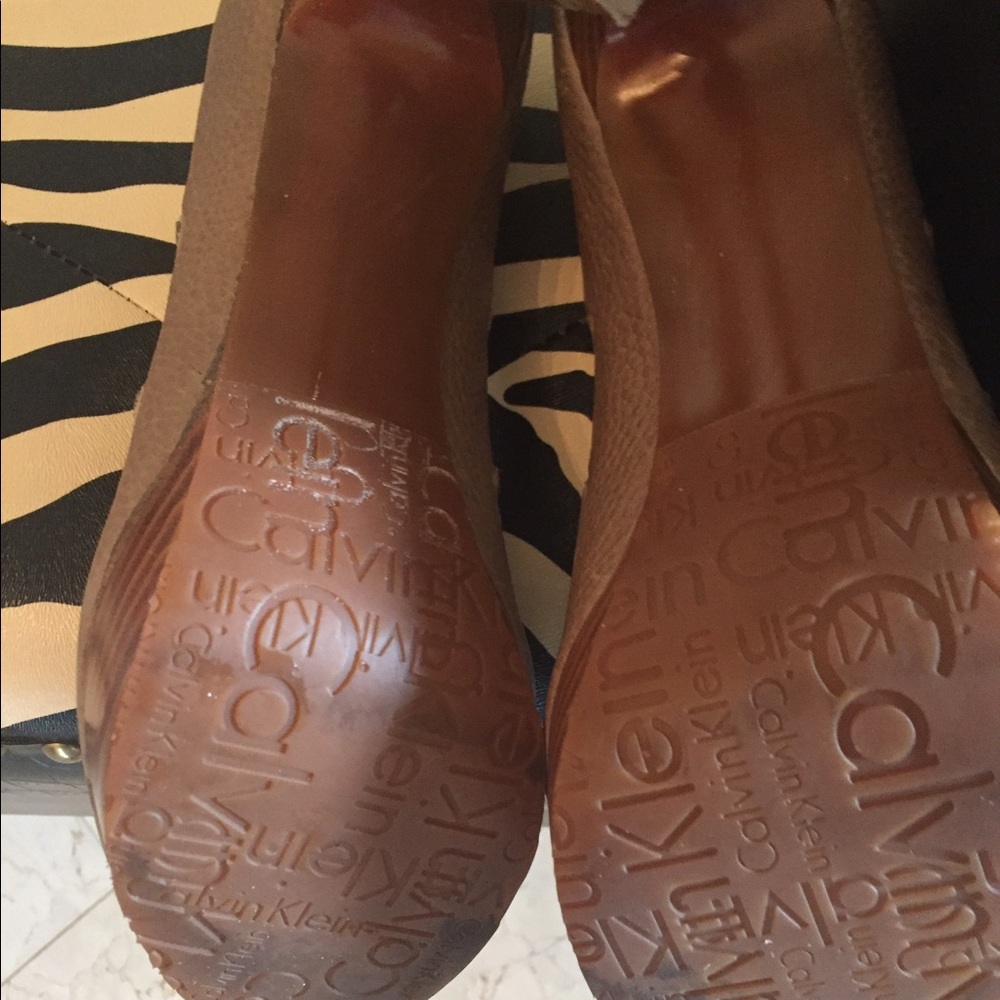 Calvin Klein size 8.5 excellent condition - Picture 4 of 5