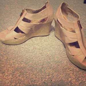 Nude wedges