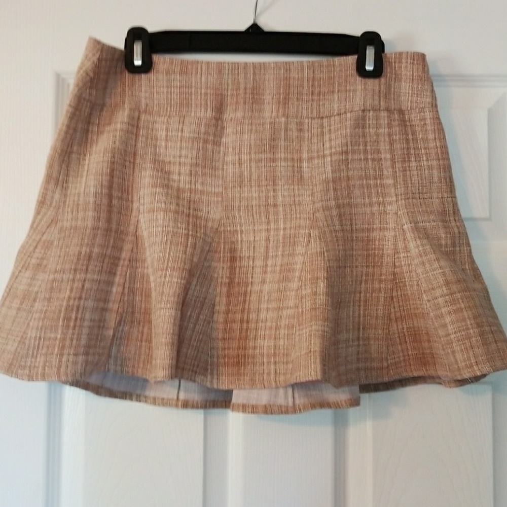 Sweet, pink tweed miniskirt