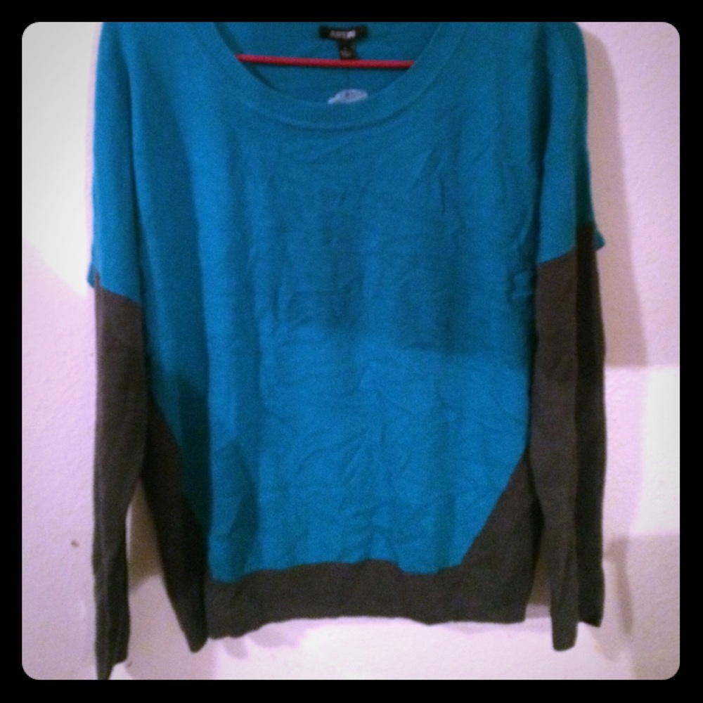 Gray n green Sweater