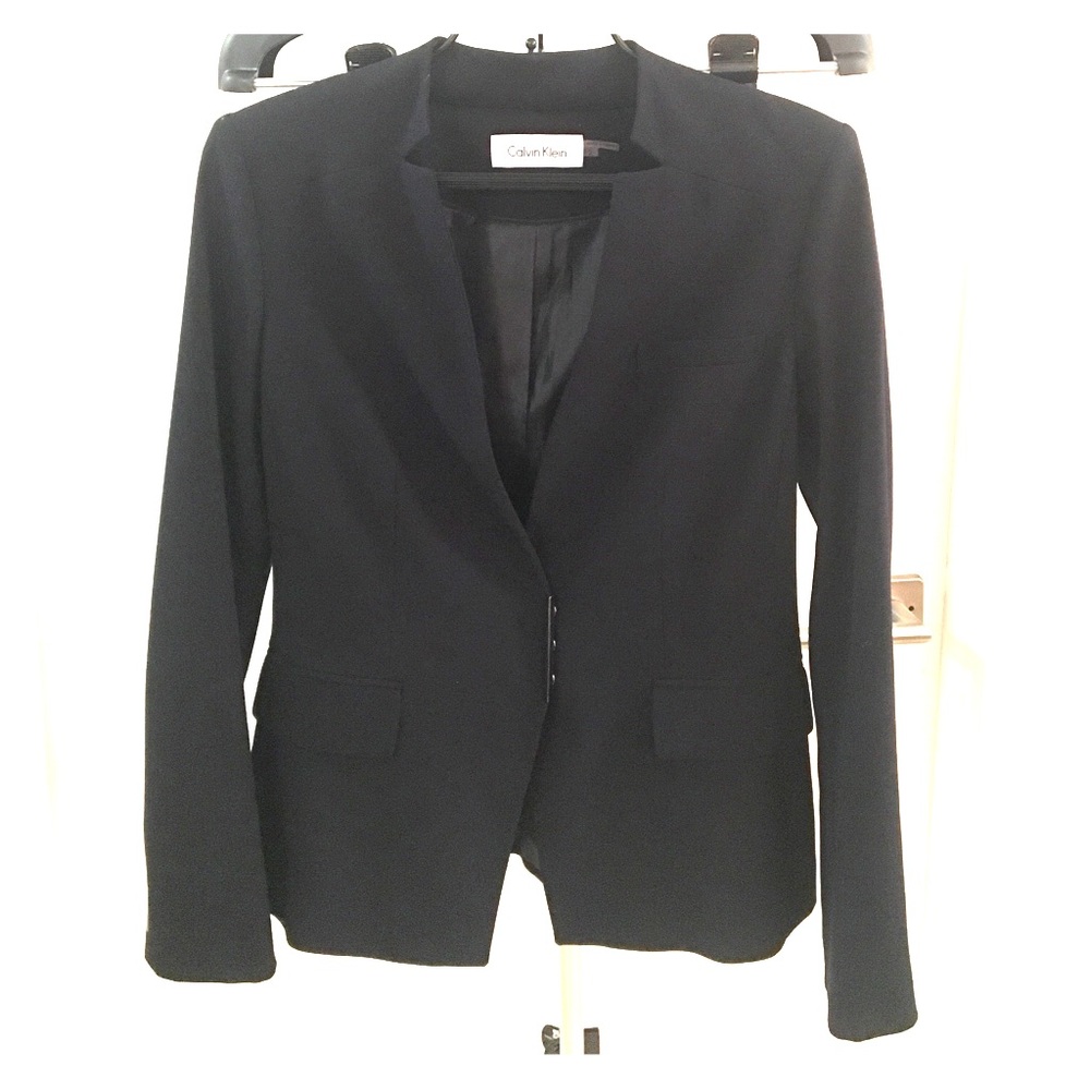 The perfect Navy Calvin Klein Pant Suit