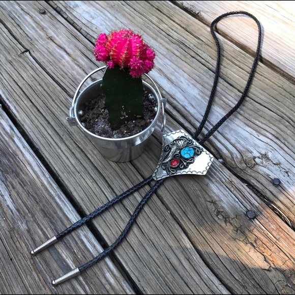 Vintage Jewelry - Vintage Turquoise Bolo