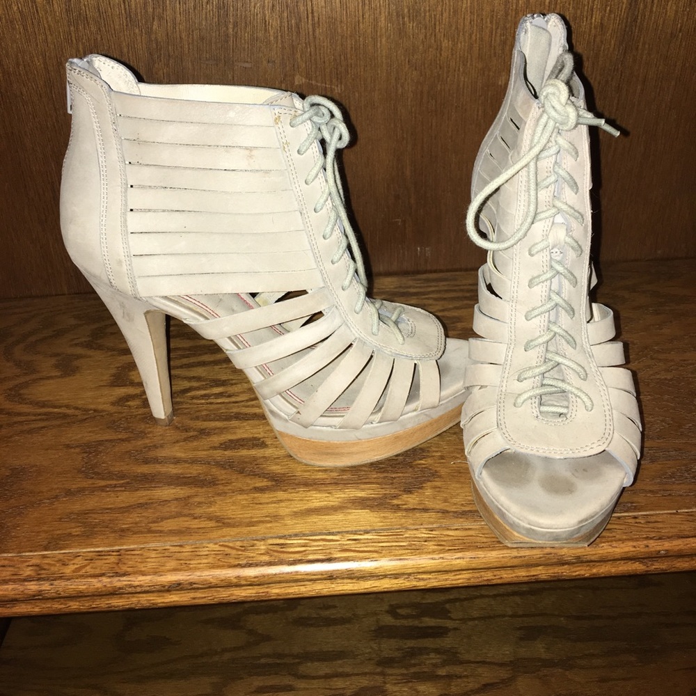 Tie up heels