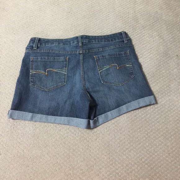 Faded Glory Jean Shorts - Picture 2 of 3