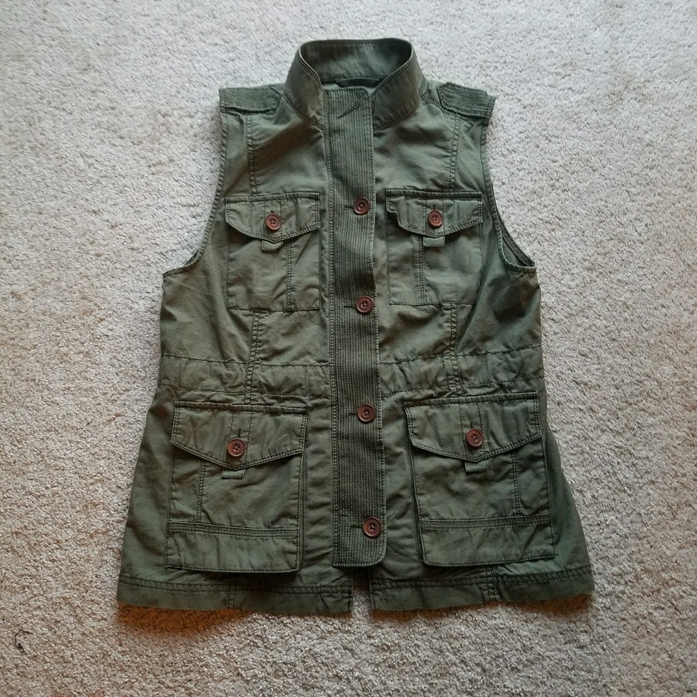 Abercrombie and Fitch zip up vest