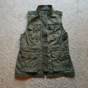 Abercrombie and Fitch zip up vest