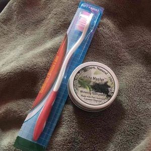 Activated Charcoal Tooth Whitener