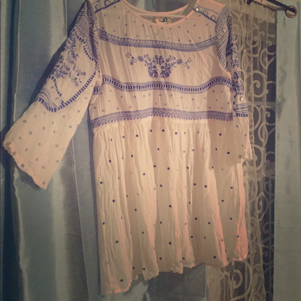 Anthropologie blue & white top, floral stitching