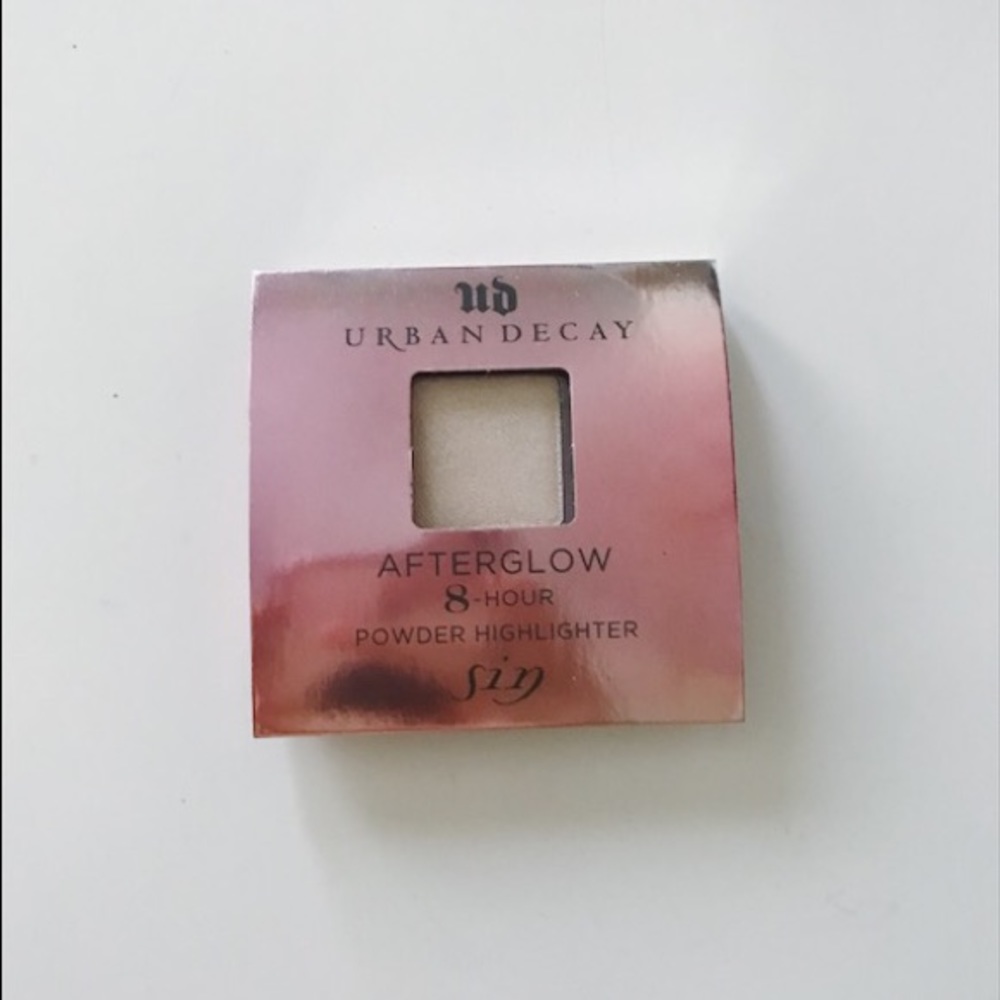 URBAN DECAY AFTERGLOW 8-Hour Powder Highlighter