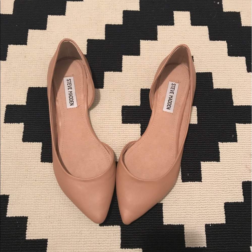Steve Madden Pointed Toe Flats--Size 7